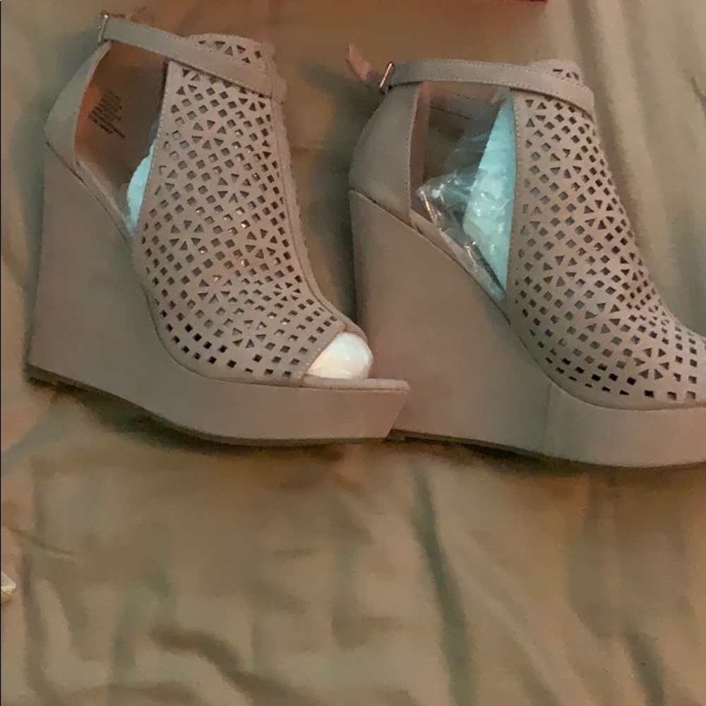 Blush heeled Sandals